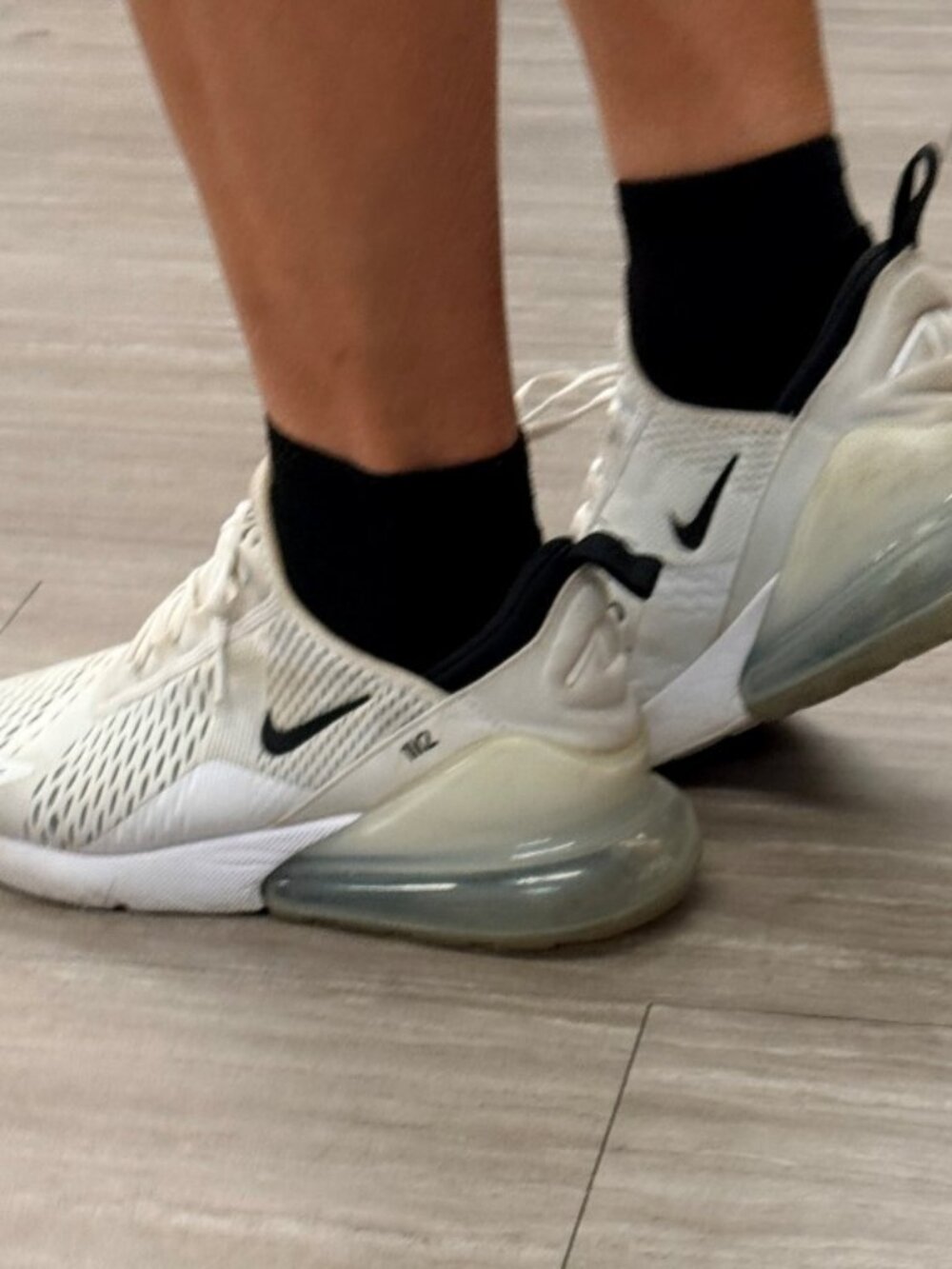 Nike Air Max 270 9.5 mens